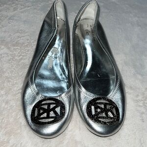 Anne Klein Women's Silver Medallion Ballet Slip On Flats I Flex Sole Size 8